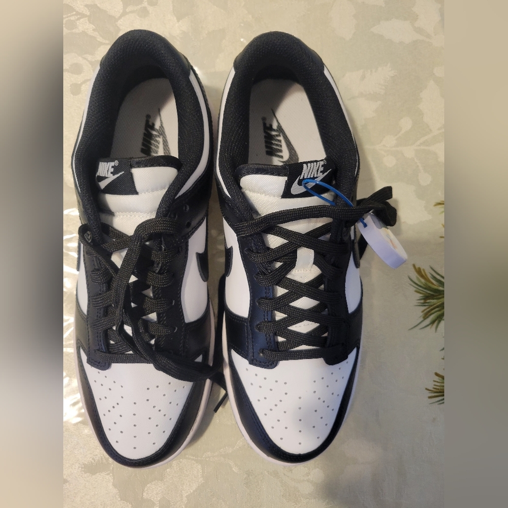 Nike Women's Dunk Low Shoes PANDA Black White New Size 9.5 - Picture 7 of 9